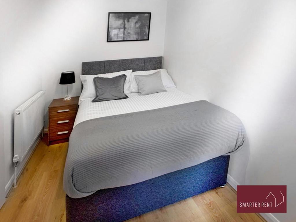 Wokingham - 2 Bed Modern House - Parking 아파트 외부 사진